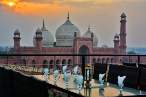 Discovering Badshahi Mosque and Haveli Restaurant in Lahore 2025